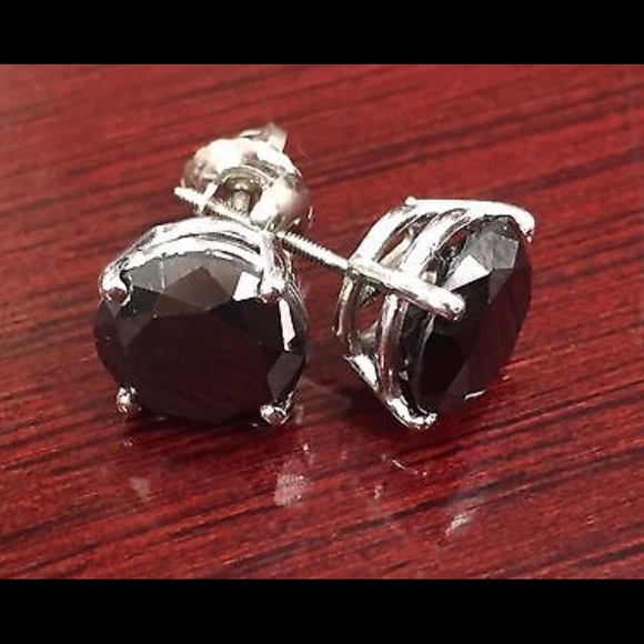 Diamond earrings - Picture 2 of 7